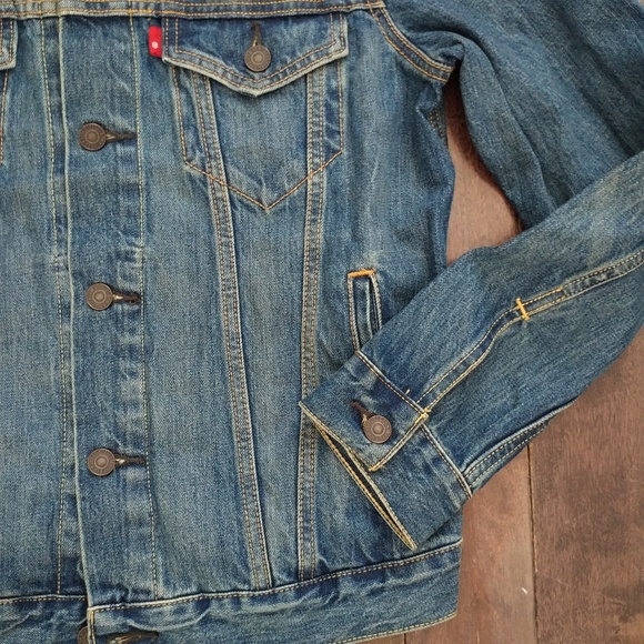 Levi's Medium wash denim jacket size small men's - Picture 2 of 5